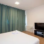 Rent 1 bedroom apartment of 35 m² in Barcelona