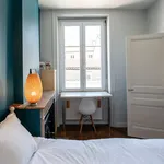 Rent 2 bedroom apartment of 431 m² in Lyon