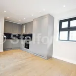 Rent 2 bedroom flat of 63 m² in London