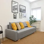 Rent 4 bedroom apartment of 40 m² in Madrid