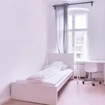 Rent 5 bedroom apartment in Berlin