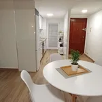 Rent 4 bedroom apartment of 90 m² in zaragoza