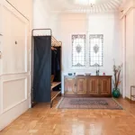 Rent 4 bedroom apartment in Madrid