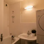 Rent 4 bedroom apartment in Paris