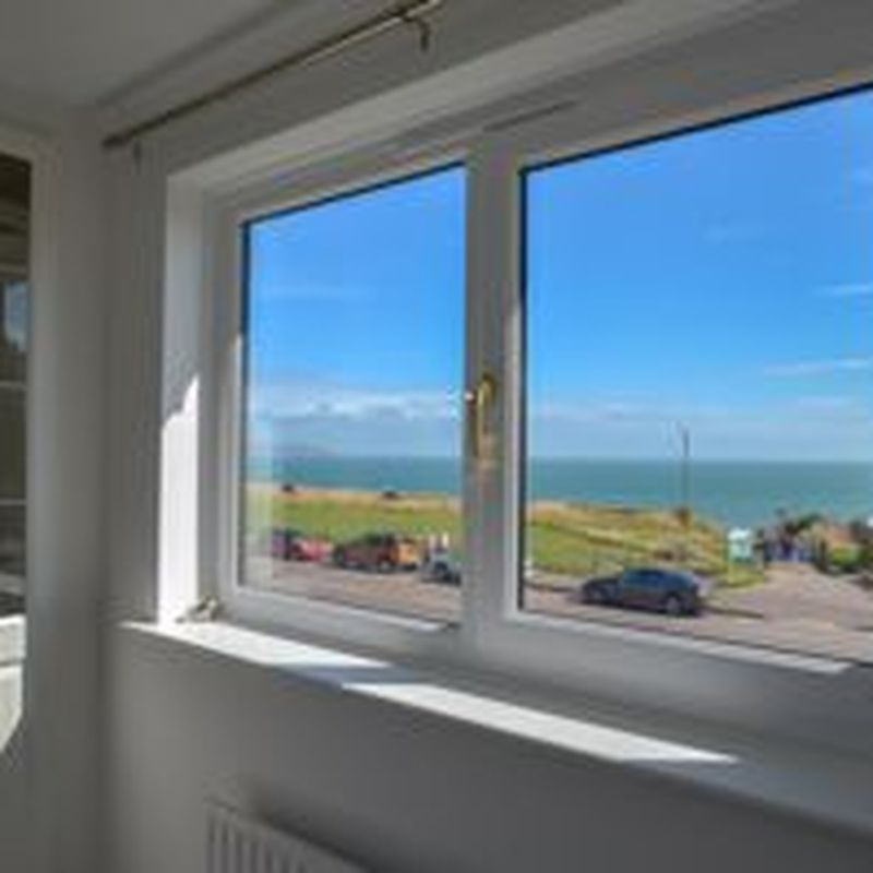 Apartment for rent in 24 Marine Drive East Barton-on-Sea BH25 7DT Barton on Sea