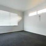 Rent 3 bedroom apartment in Kingston