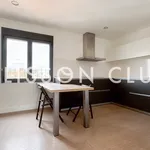 Alquilo 4 dormitorio casa de 263 m² en Madrid