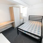 Rent 4 bedroom house in Leeds