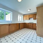 Rent 4 bedroom flat in the