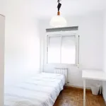 Rent 3 bedroom apartment in Madrid