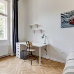 Rent 4 bedroom apartment in Prague