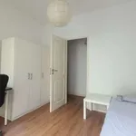 Rent a room of 170 m² in lisbon