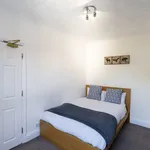 room in Caversham Road, Reading