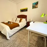 Rent a room of 130 m² in Valencia