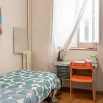 Rent a room of 100 m² in madrid