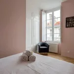 Appartement de 830 m² avec 3 chambre(s) en location à Lyon