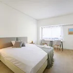 Rent a room of 250 m² in Lisbon