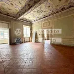 Rent 5 bedroom apartment of 520 m² in Lucca