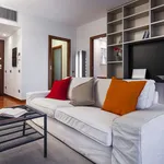 Rent 6 bedroom apartment of 100 m² in Milan