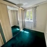 Rent 3 bedroom flat in East Midlands