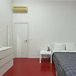 Rent a room of 399 m² in Lisboa