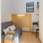 Rent 4 bedroom apartment of 32 m² in Porto