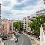 Rent a room of 369 m² in Lisboa