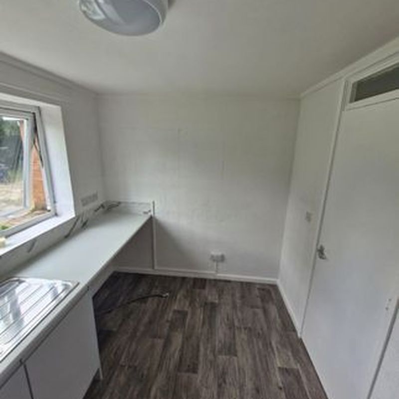Flat to rent in Prouds Lane, Bilston WV14 Loxdale