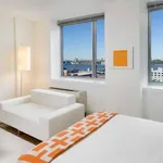 Rent 2 bedroom apartment of 78 m² in New York