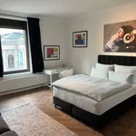 Rent a room of 100 m² in frankfurt