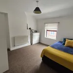 Rent 8 bedroom house in East Midlands