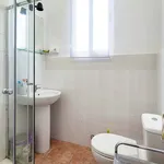 Rent a room of 70 m² in Sevilla