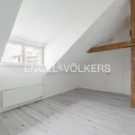 Pronajměte si 4 ložnic/e byt o rozloze 120 m² v Prague