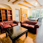 Rent a room of 600 m² in brussels