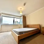 Rent 3 bedroom flat in Leeds