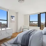 Rent 4 bedroom apartment in Manhattan