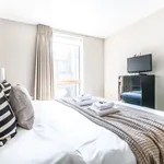 Rent 1 bedroom apartment of 527 m² in London