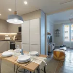 Rent 9 bedroom apartment of 122 m² in Barcelona