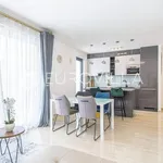 Rent 1 bedroom apartment of 58 m² in Split