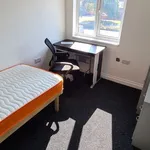 Rent 3 bedroom flat in West Midlands