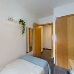 Rent a room of 70 m² in Valencia