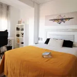 Rent 4 bedroom apartment in Valencia