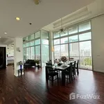 Rent 4 bedroom house of 350 m² in Bangkok