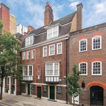 Rent 4 bedroom house of 251 m² in London