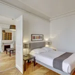 Rent 2 bedroom apartment of 646 m² in Paris