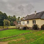 Maison de 100 m² avec 1 chambre(s) en location à Ambrières-les-Vallées