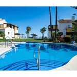 Alquilo 4 dormitorio casa de 200 m² en Bahía de Marbella