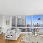 Rent 3 bedroom apartment of 155 m² in New York