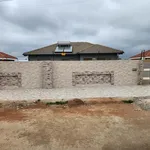 Rent 3 bedroom house of 300 m² in Soweto