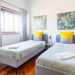 Rent 3 bedroom apartment in Porto